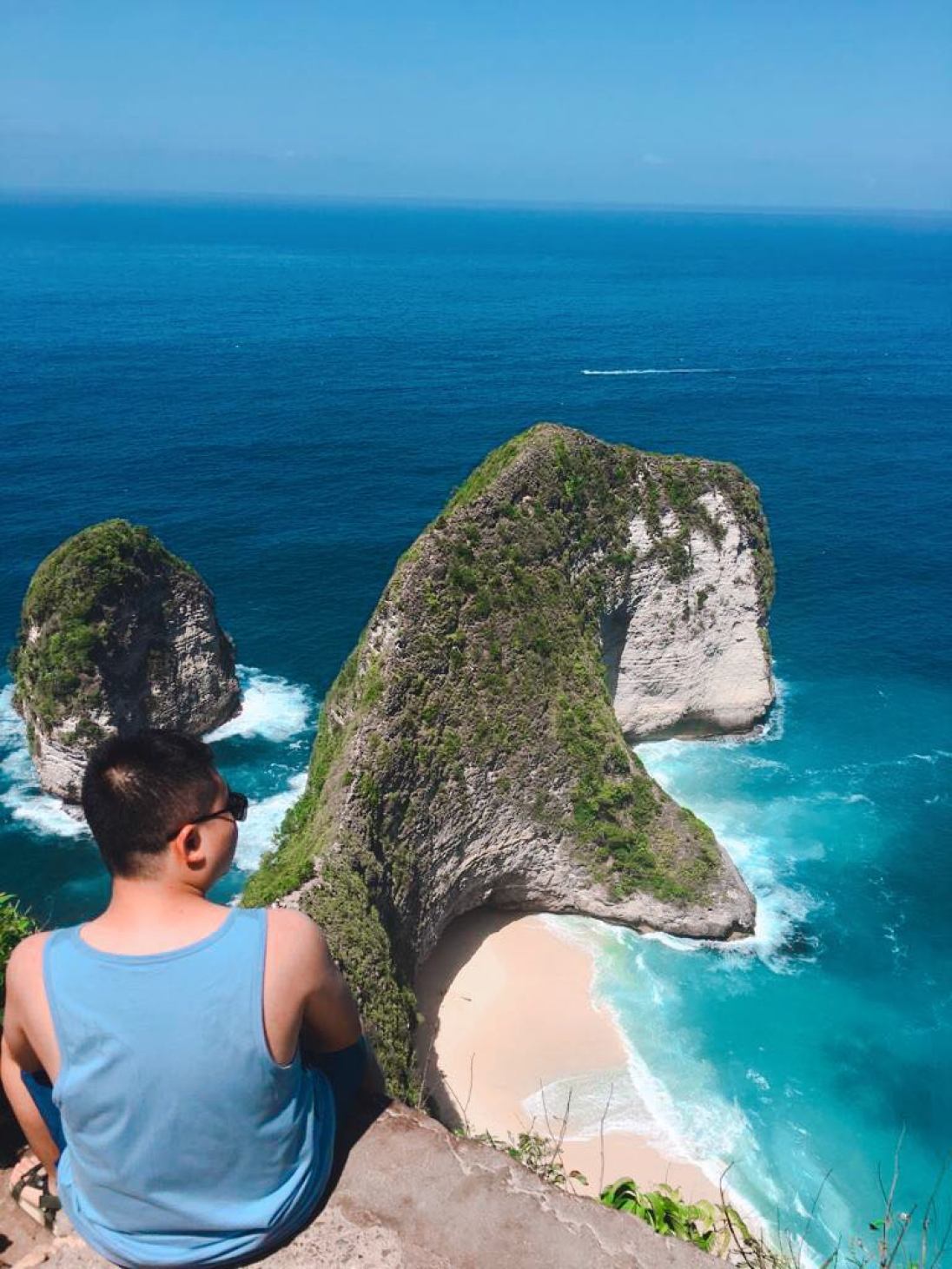悬崖峭壁，人显得多么地渺小。 此刻，担忧已不是烦恼。 巴厘岛绝佳的放松圣地！